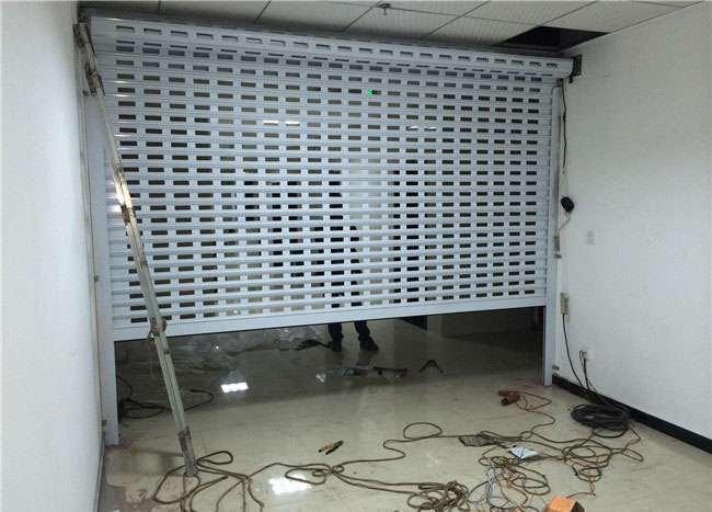 濟南卷簾門廠家為大家介紹濟南電動卷簾門的安裝及使用！建議收藏！